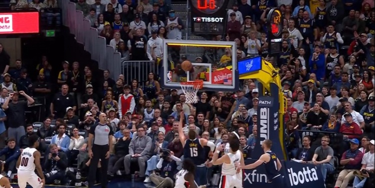 尽在掌握!约基奇出手后还有0.1秒 极限压哨命中帮助球队占据主动